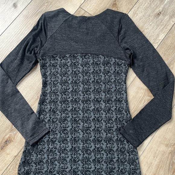 Ibex Wool Dress Juliet Providence Printed Gray Long Sleeve - Picture 7 of 9